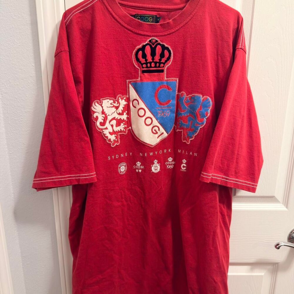 Coogi Men's Red T-shirt